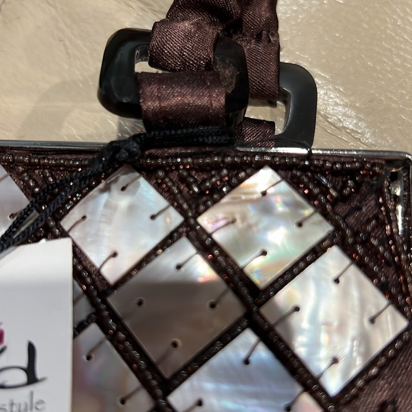 Mod Natural Shell Handbag - Picture 6 of 7